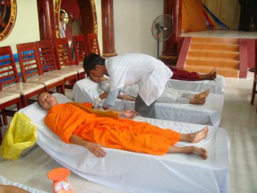 Khởi động hiến máu đón chào hội thảo Phật giáo toàn quốc 2010