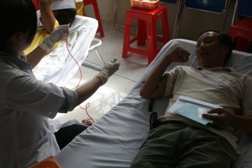 Khởi động hiến máu đón chào hội thảo Phật giáo toàn quốc 2010