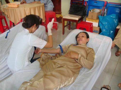 Khởi động hiến máu đón chào hội thảo Phật giáo toàn quốc 2010