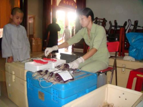 Khởi động hiến máu đón chào hội thảo Phật giáo toàn quốc 2010