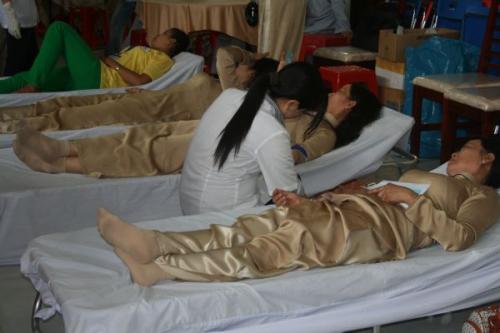 Khởi động hiến máu đón chào hội thảo Phật giáo toàn quốc 2010