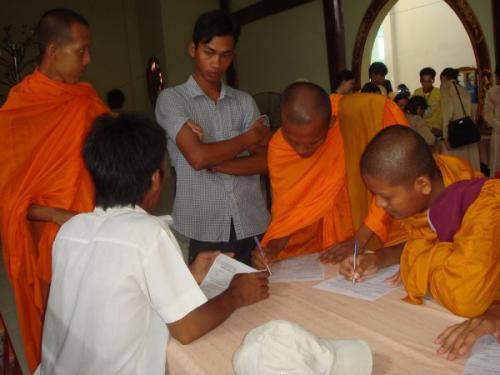 Khởi động hiến máu đón chào hội thảo Phật giáo toàn quốc 2010