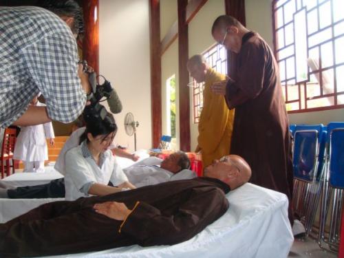 Khởi động hiến máu đón chào hội thảo Phật giáo toàn quốc 2010