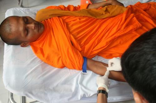 Khởi động hiến máu đón chào hội thảo Phật giáo toàn quốc 2010