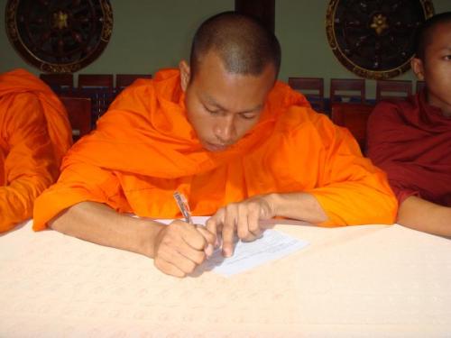 Khởi động hiến máu đón chào hội thảo Phật giáo toàn quốc 2010