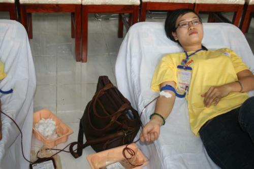 Khởi động hiến máu đón chào hội thảo Phật giáo toàn quốc 2010