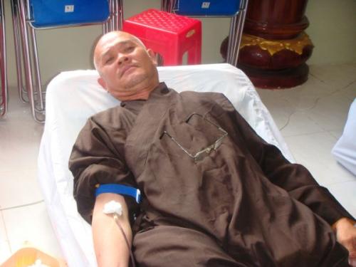 Khởi động hiến máu đón chào hội thảo Phật giáo toàn quốc 2010