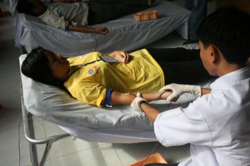 Khởi động hiến máu đón chào hội thảo Phật giáo toàn quốc 2010