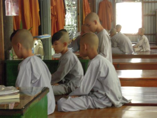 Xin mời bạn tới