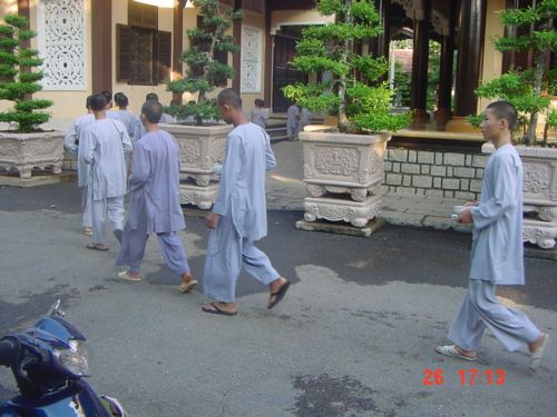 Xin mời bạn tới