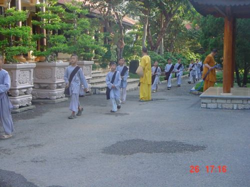 Xin mời bạn tới