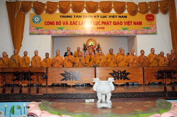 Xác lập 17 kỷ lục Phật giáo Việt Nam