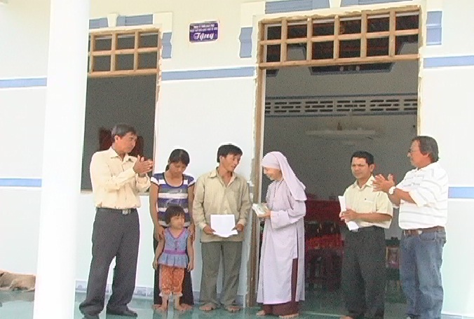 Đạo Phật Ngày Nay trao tặng nhà tình thương tại Bà Rịa - Vũng Tàu