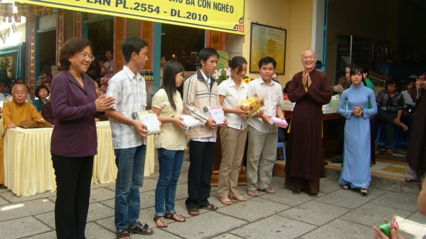 Bằng tất cả tấm lòng