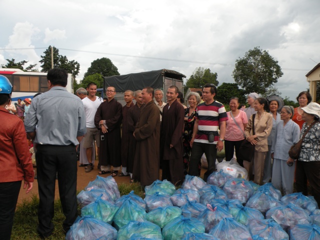 Trăng Mùa Tây Nguyên