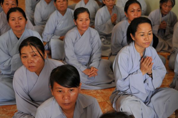 Hơn 1000 Phật tử dự lễ khai thỉnh Đại hồng chung và đại lễ Vu lan &quot;Ấm áp tình thương&quot; tại chùa Giác Nguyên - Tp. HCM