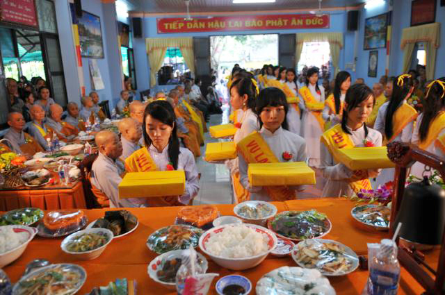 TP. HCM: Hơn 2000 người tham dự đại lễ Vu lan báo hiếu tại chùa Quang Thọ - Hóc Môn