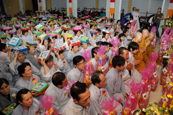 TP.HCM - Lễ dâng Pháp Y tại Tổ đình Ấn Quang