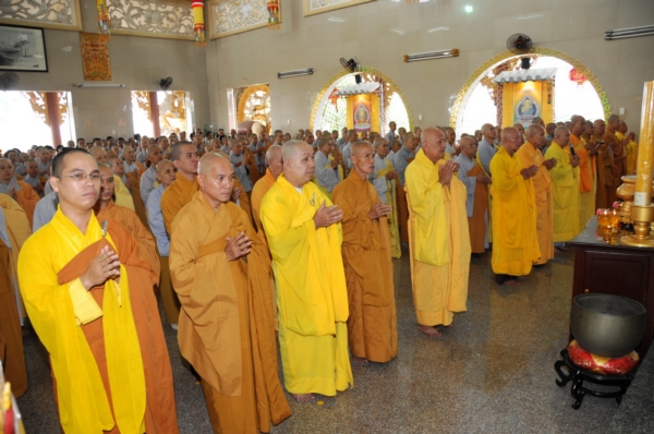 Hòa thượng Thích Trí Tịnh  chứng minh Lễ tác bạch Tự tứ tại chùa Vạn Đức