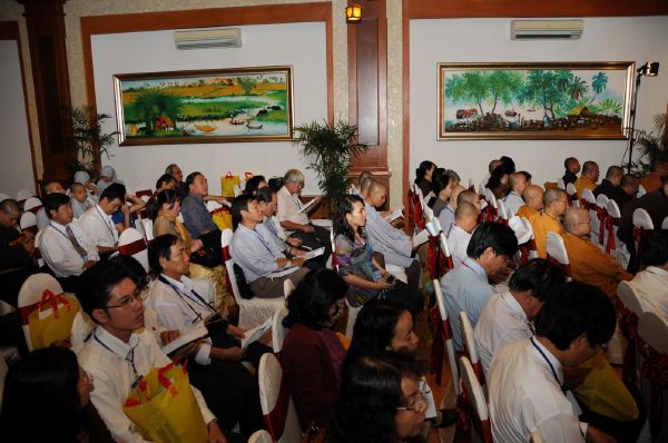 Chùm ảnh: Hội thảo khoa học &quot;Văn học, Phật giáo với 1000 năm Thăng Long&quot;
