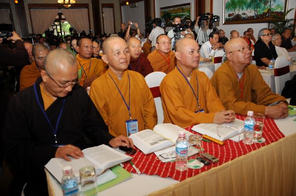 Chùm ảnh: Hội thảo khoa học &quot;Văn học, Phật giáo với 1000 năm Thăng Long&quot;
