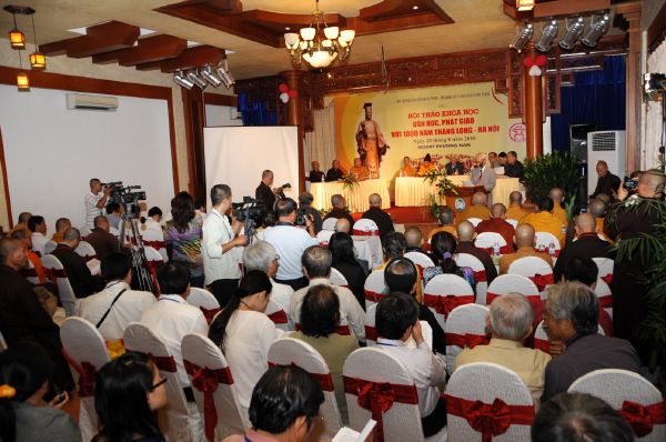 Chùm ảnh: Hội thảo khoa học &quot;Văn học, Phật giáo với 1000 năm Thăng Long&quot;