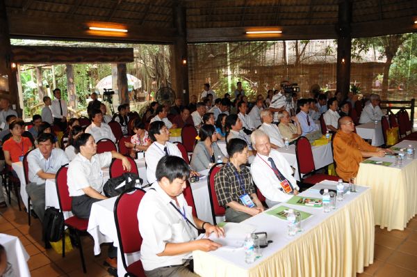 Chùm ảnh: Hội thảo khoa học &quot;Văn học, Phật giáo với 1000 năm Thăng Long&quot;