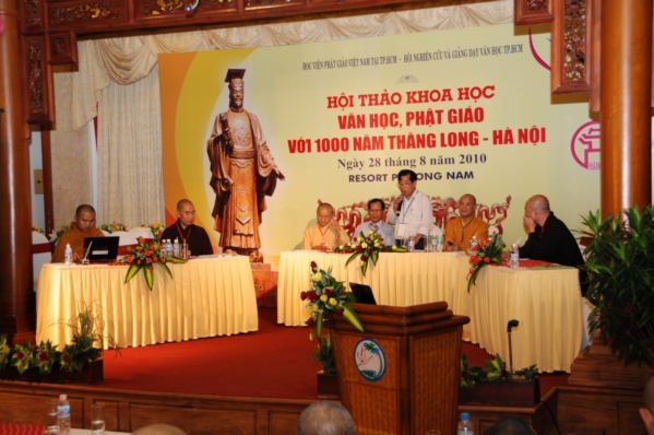 Chùm ảnh: Hội thảo khoa học &quot;Văn học, Phật giáo với 1000 năm Thăng Long&quot;