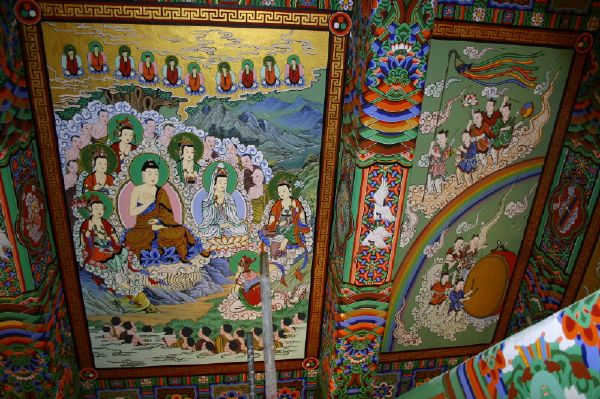 Trang trí màu sơn Korea