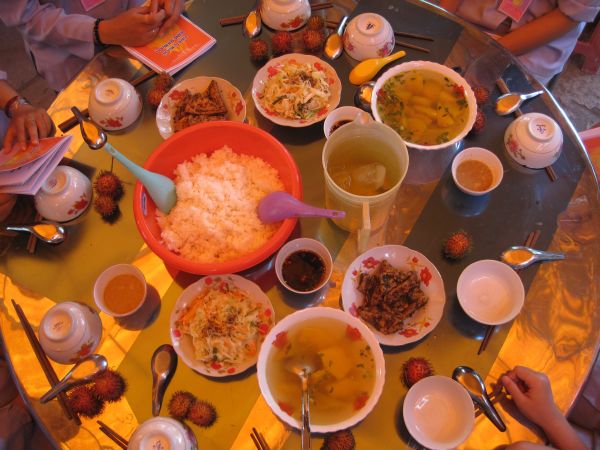 Những bữa cơm thâm tình