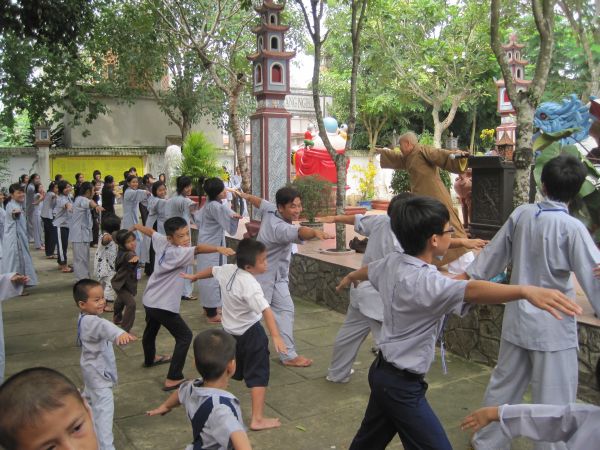 Chùm ảnh sinh hoạt khóa tu Hương sen mùa hạ
