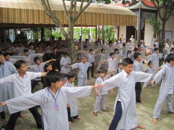 Chùm ảnh sinh hoạt khóa tu Hương sen mùa hạ