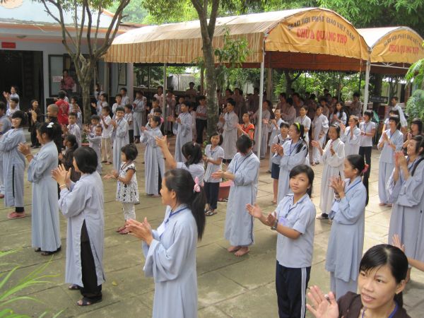 Chùm ảnh sinh hoạt khóa tu Hương sen mùa hạ