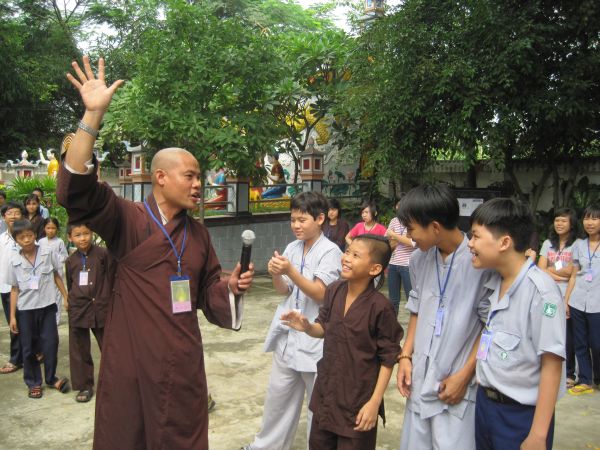 Chùm ảnh sinh hoạt khóa tu Hương sen mùa hạ