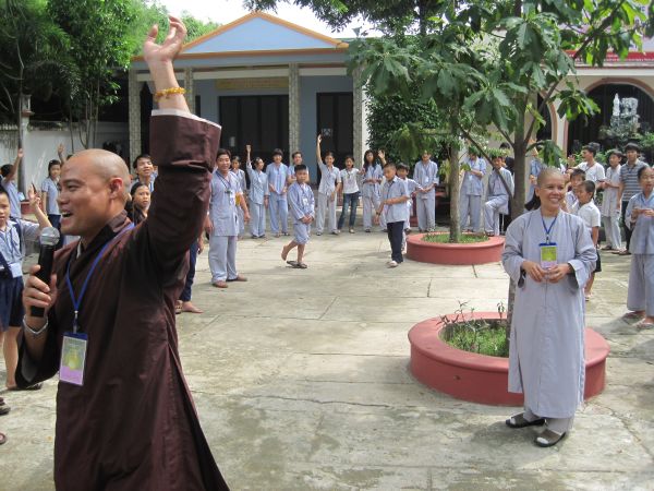 Chùm ảnh sinh hoạt khóa tu Hương sen mùa hạ