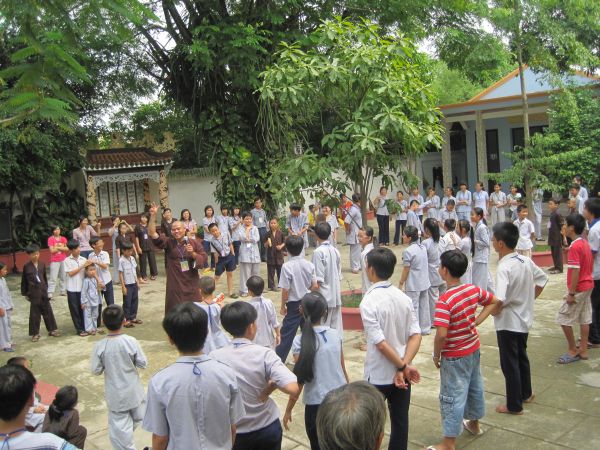 Chùm ảnh sinh hoạt khóa tu Hương sen mùa hạ