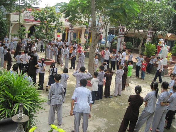 Chùm ảnh sinh hoạt khóa tu Hương sen mùa hạ