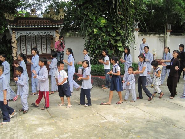Chùm ảnh sinh hoạt khóa tu Hương sen mùa hạ