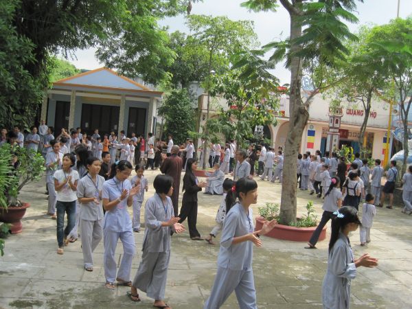 Chùm ảnh sinh hoạt khóa tu Hương sen mùa hạ