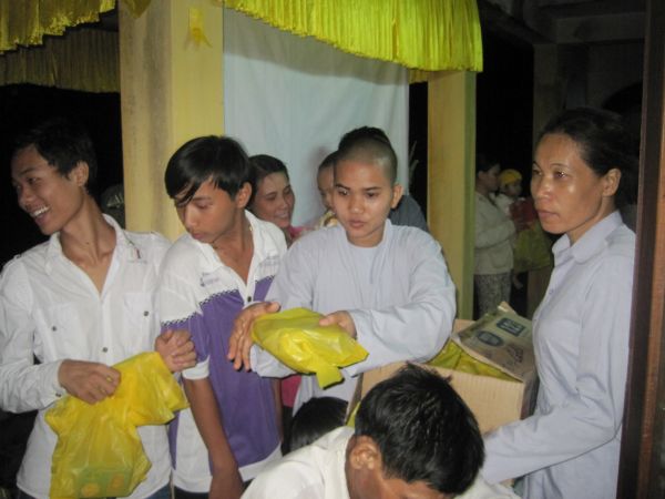 Quảng Nam: Hành trình về nguồn cội, lễ Báo hiếu và tặng quà Trung Thu