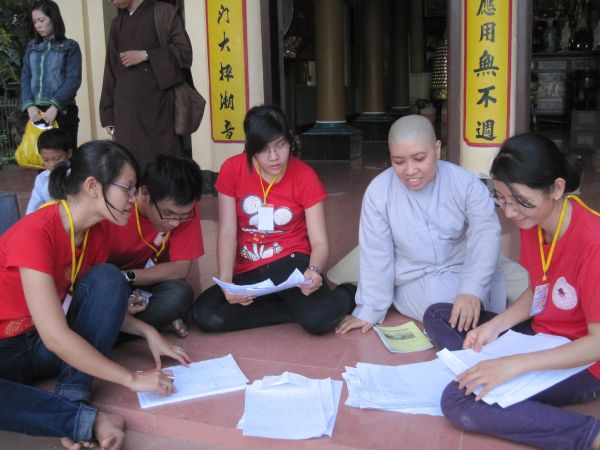Hương hội hè – ngày đầu vào trại