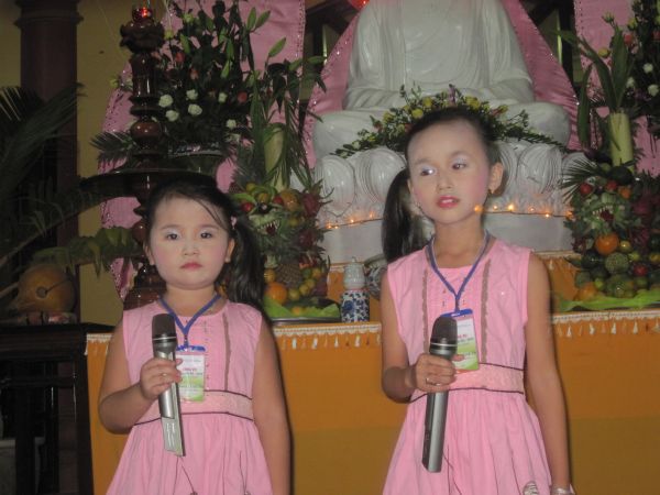Chùm ảnh cuộc thi Văn nghệ và Duyên dáng áo lam của Hương hội hè 2010