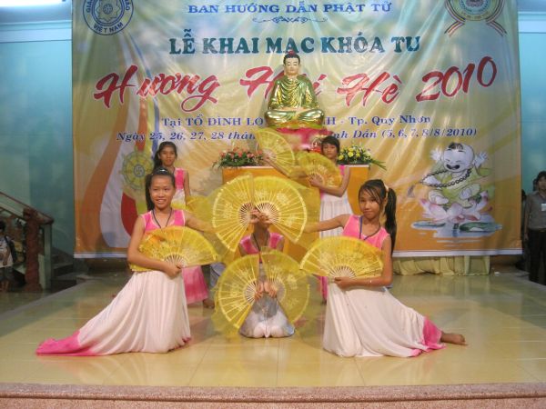 Chùm ảnh cuộc thi Văn nghệ và Duyên dáng áo lam của Hương hội hè 2010