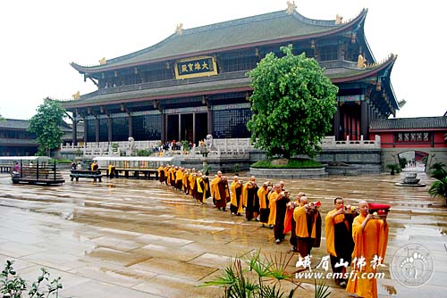 Những hình ảnh chư tôn đức và Phật tử Thiền viện Đại Phật Nga My Sơn trong Lễ hội Vu Lan ( ngày 24-8-2010)