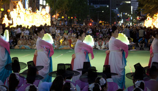 Lịch sử lễ hội đèn hoa sen (Yeondeunghoe - Lotus Lanterns) Hàn Quốc