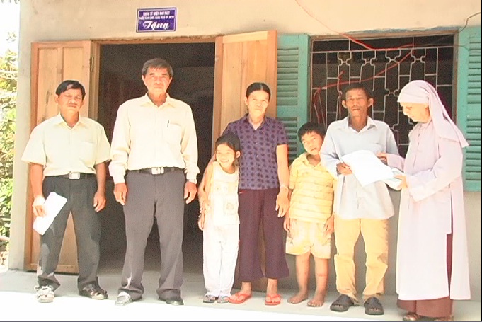 Đạo Phật Ngày Nay trao tặng nhà tình thương tại Bà Rịa - Vũng Tàu