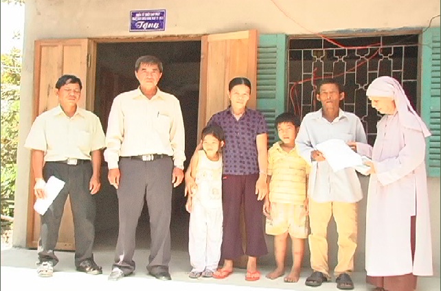 Đạo Phật Ngày Nay trao tặng nhà tình thương tại Bà Rịa - Vũng Tàu