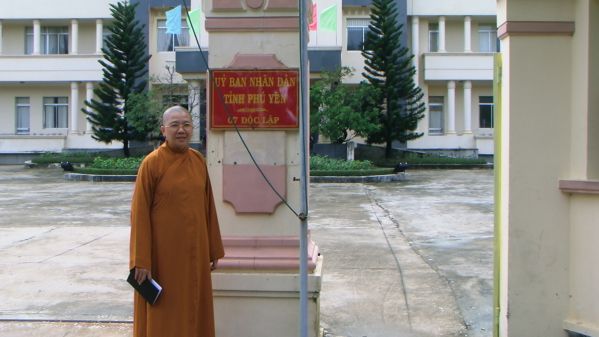 Đoàn từ thiện Đạo Phật Ngày Nay cứu trợ đồng bào bị bão lụt huyện Phú Hòa- tỉnh Phú Yên