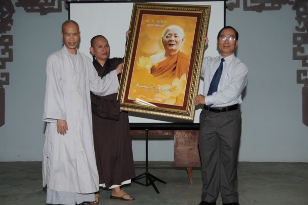 Khánh tuế, mừng sinh nhật thứ 93 HT Thích Minh Châu