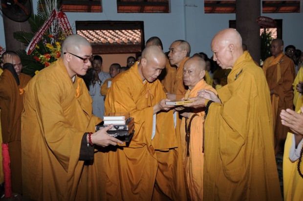 Khánh tuế, mừng sinh nhật thứ 93 HT Thích Minh Châu
